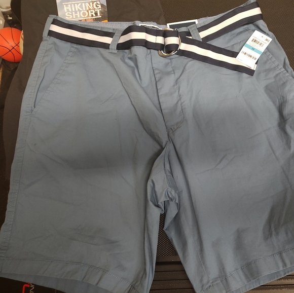 Men Short Pants - Picture 4 of 10